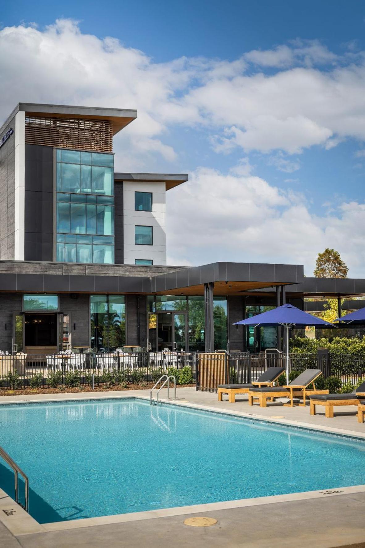מלון Doubletree By Hilton Auckland Karaka מראה חיצוני תמונה