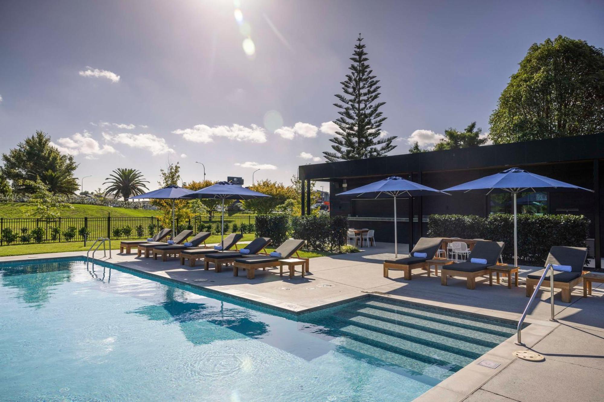 מלון Doubletree By Hilton Auckland Karaka מראה חיצוני תמונה