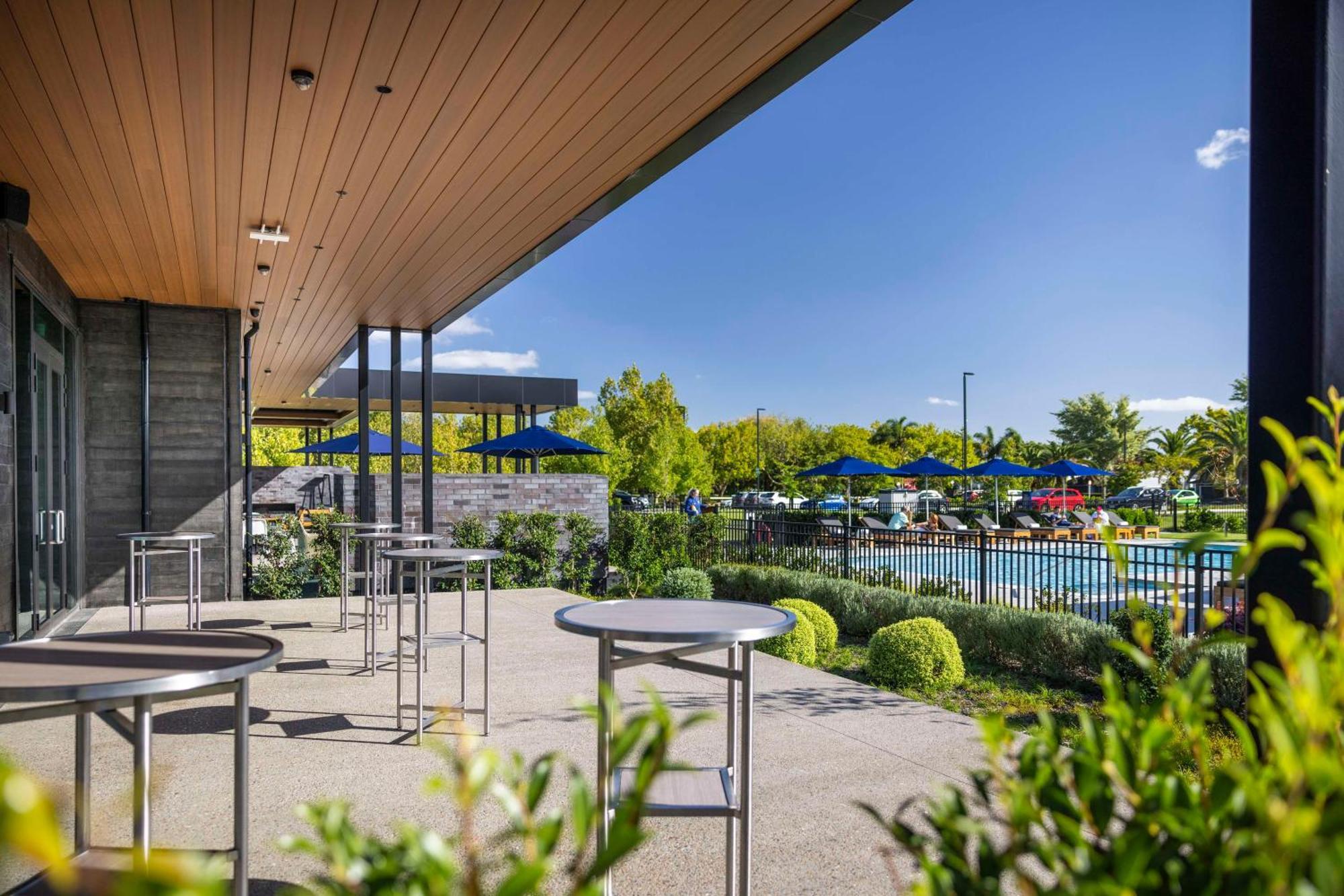 מלון Doubletree By Hilton Auckland Karaka מראה חיצוני תמונה